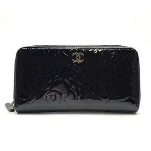 Authentic  Chanel Camelia‎ patent leather zip around wallet long